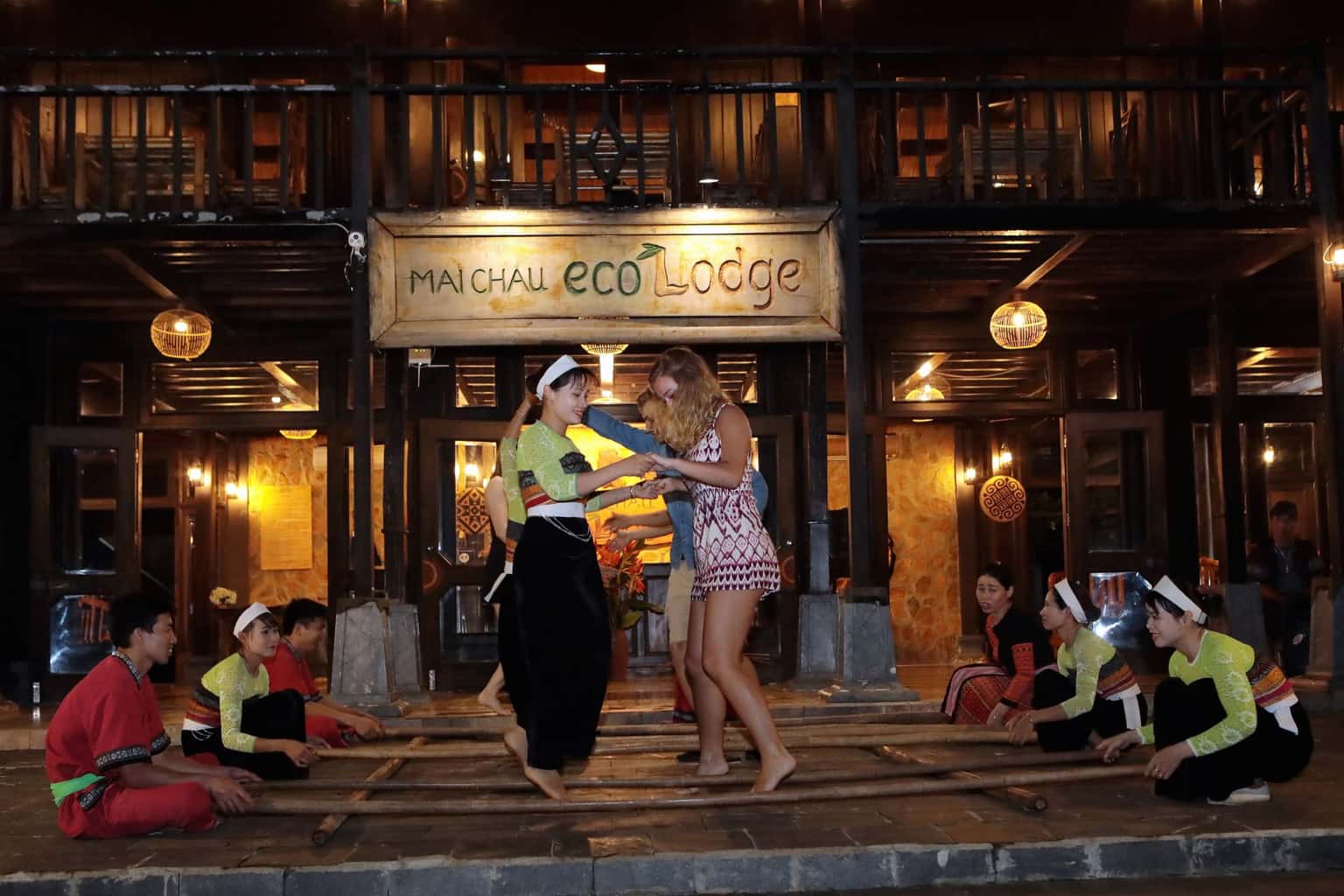 hoat dong tai mai chau ecolodge  