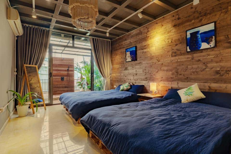 Shower Outside, Hoàn Kiếm — ảnh 2