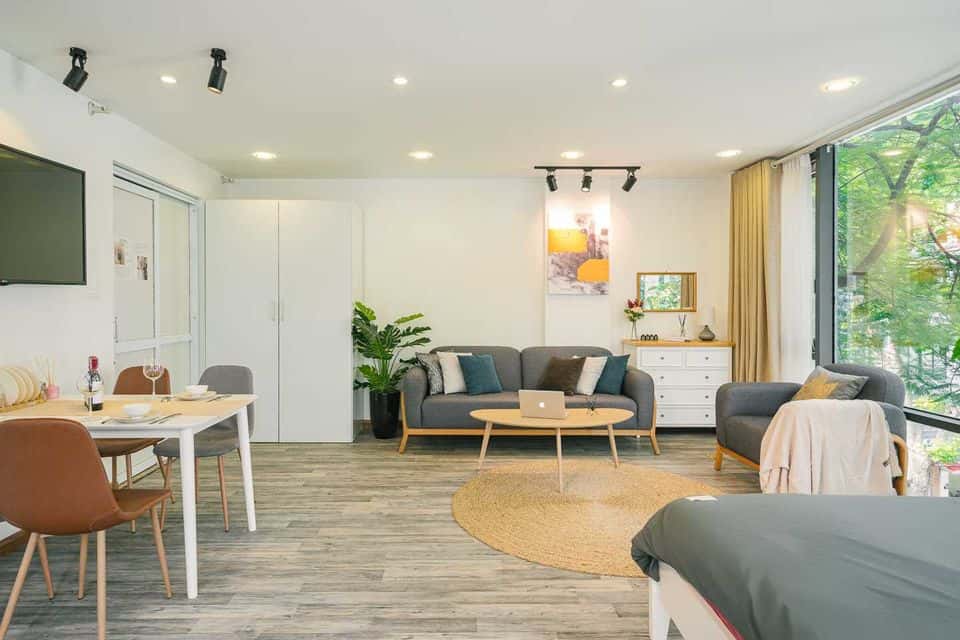 Apt4 Lý Nam Đế, Hoàn Kiếm — ảnh 2