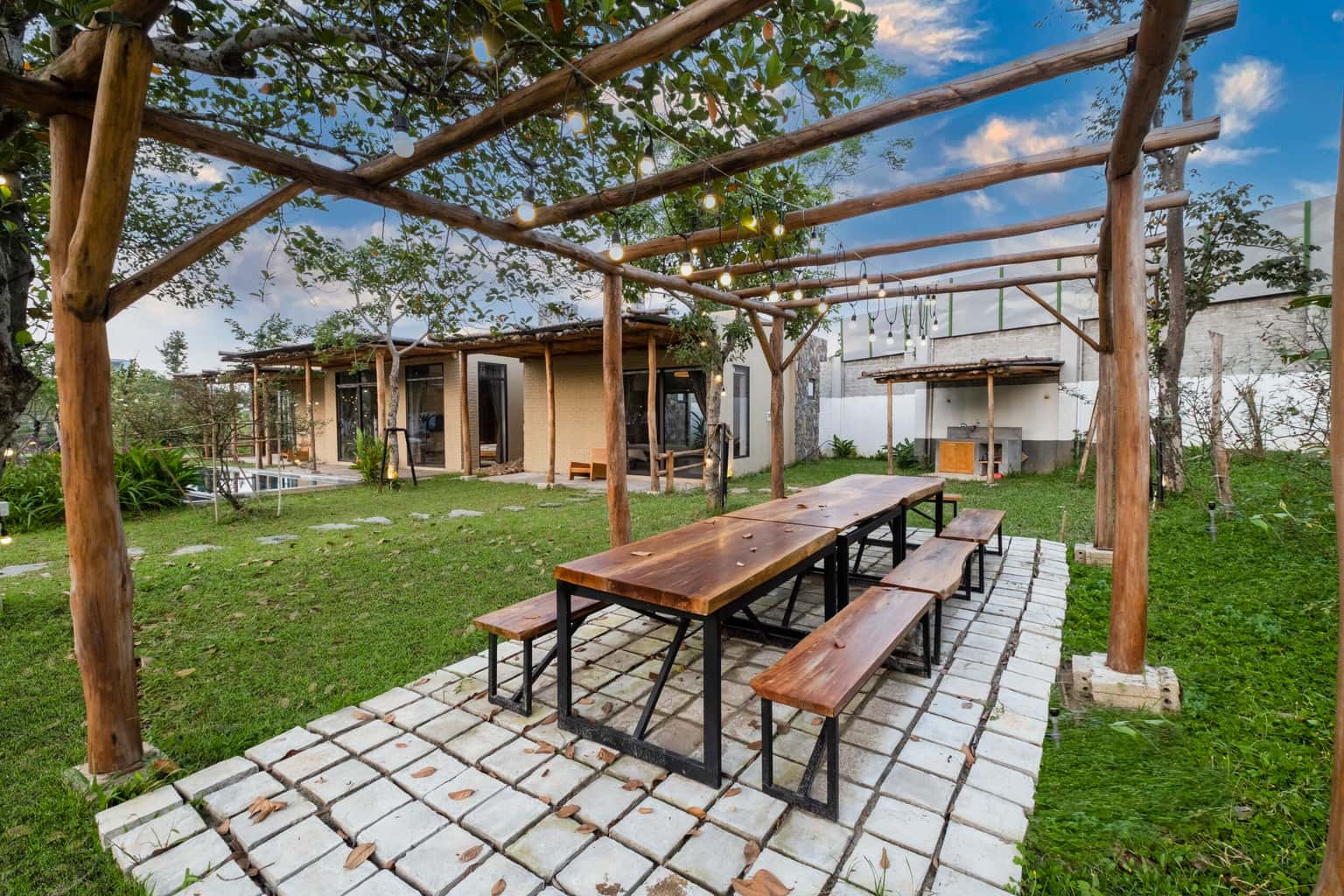 bungalow pond wynn moutain homestay ba vi