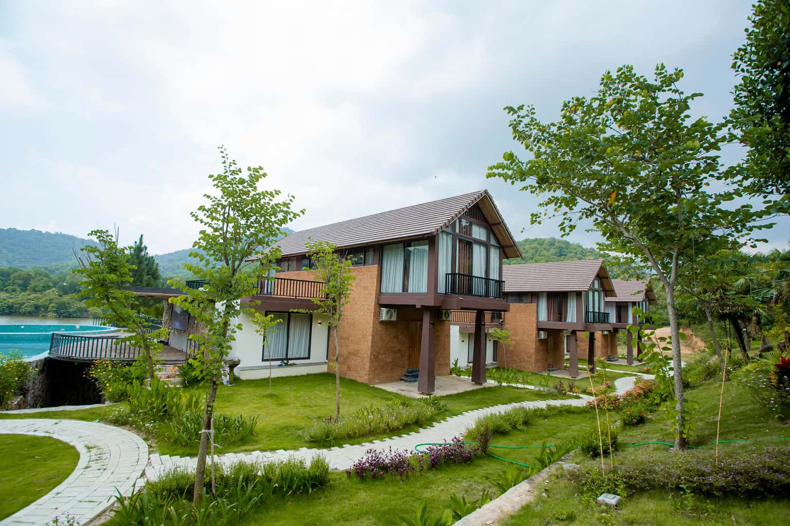 khuon vien thang may village ba vi