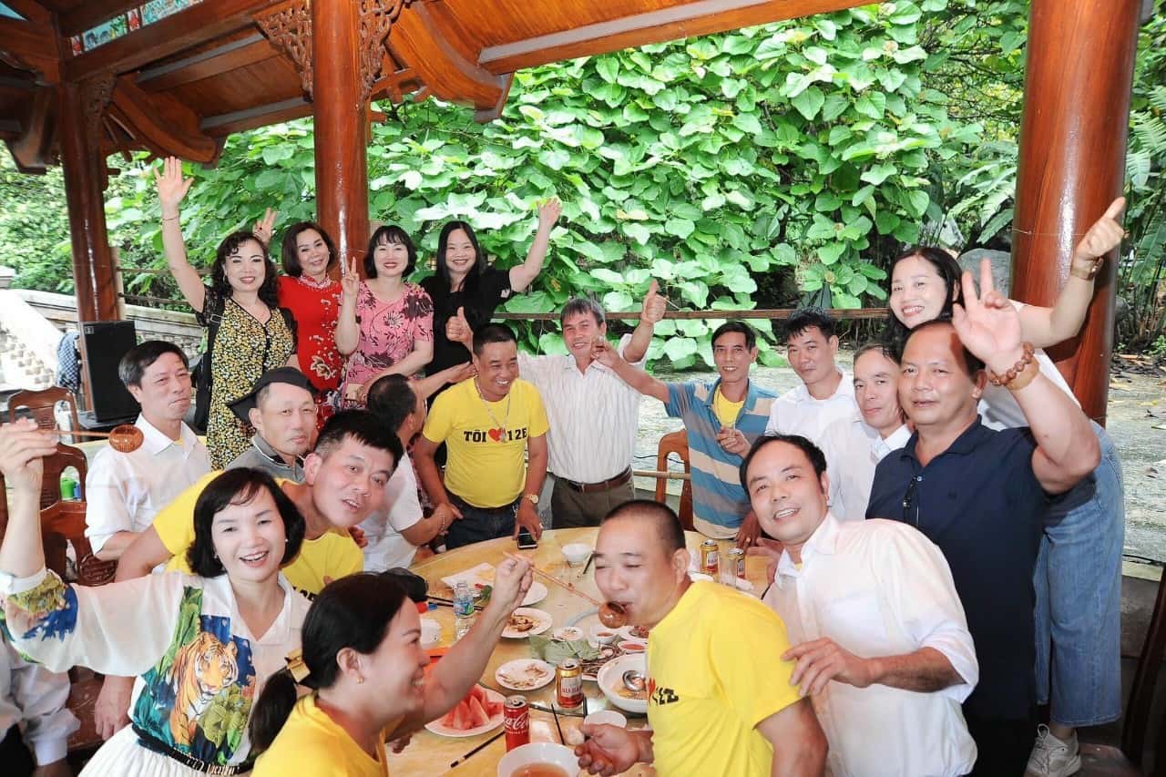 justfly thien son suoi nga ba vi