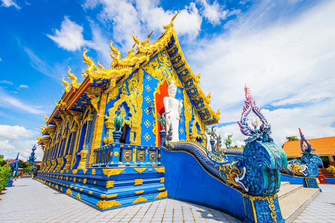 justfly blue temlple chiang rai thailand