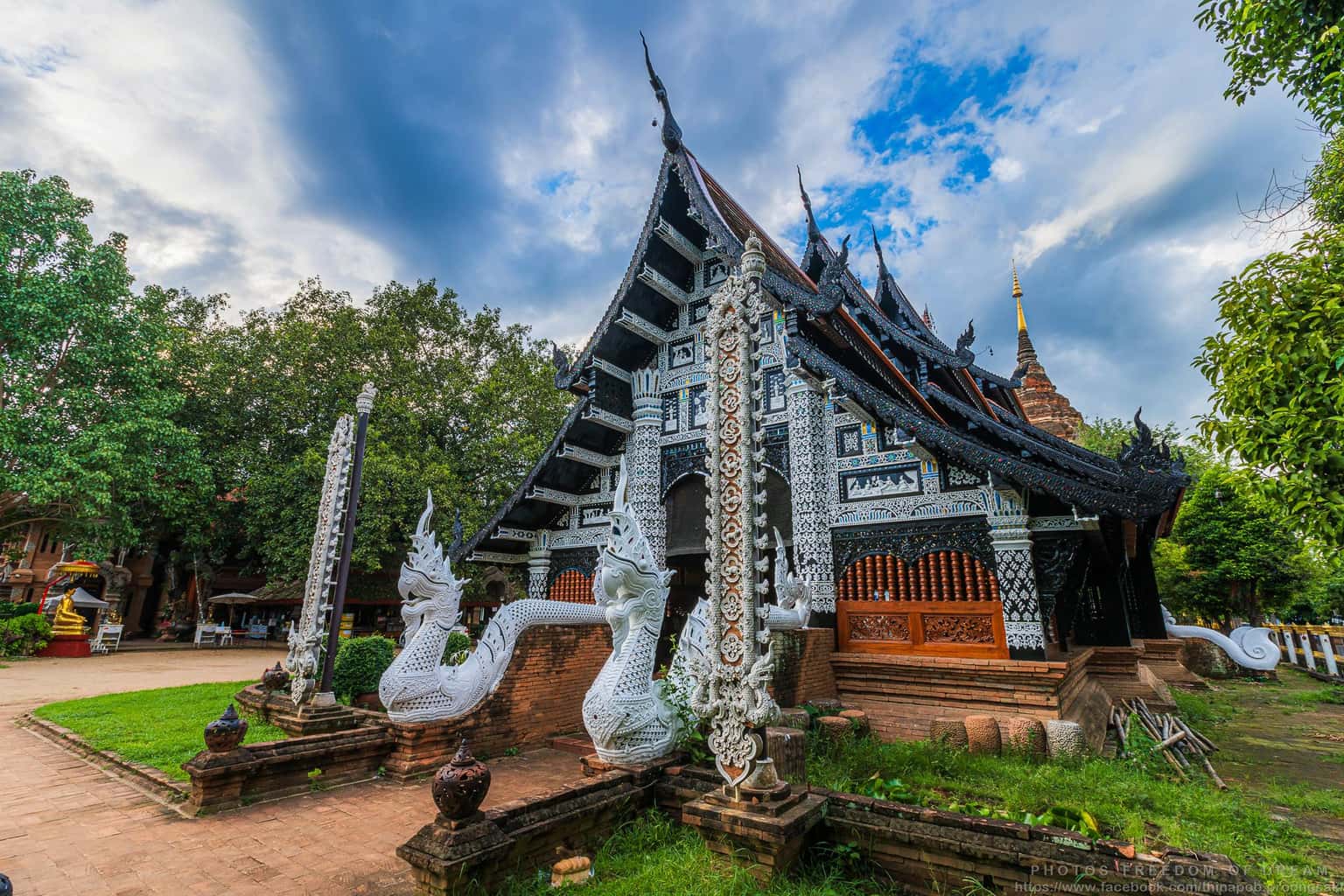 justfly wat lok moli chiang mai thailand