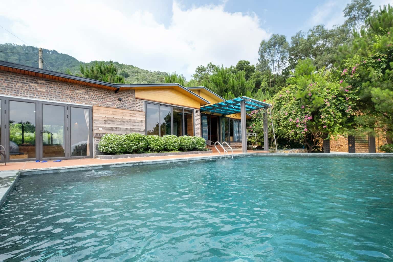 Bể bơi riêng 40m2
