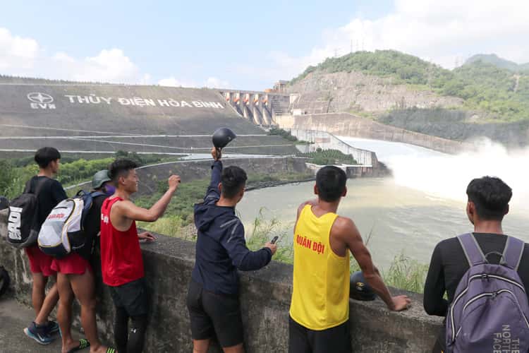 justfly nha may thuy dien hoa binh