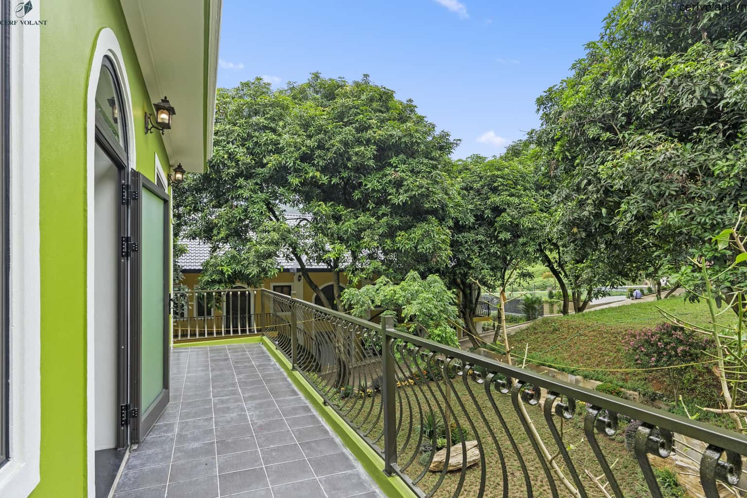 justfly cerf volant mango villa soc son
