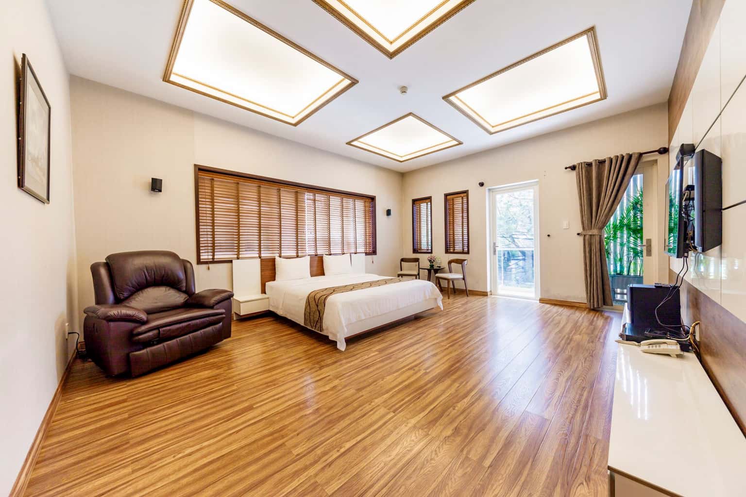 justfly biet thu le hoang da lat