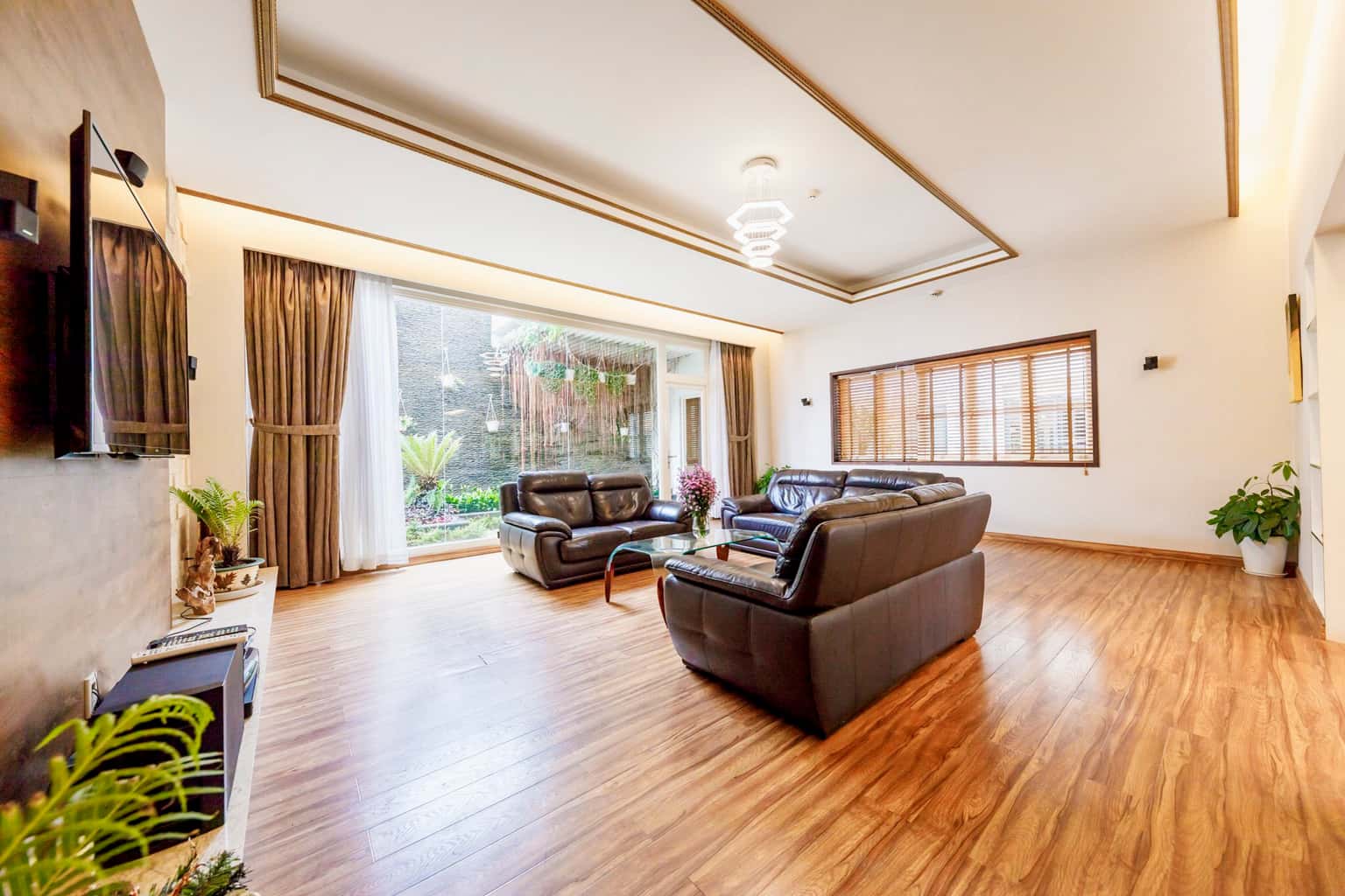 justfly biet thu le hoang da lat