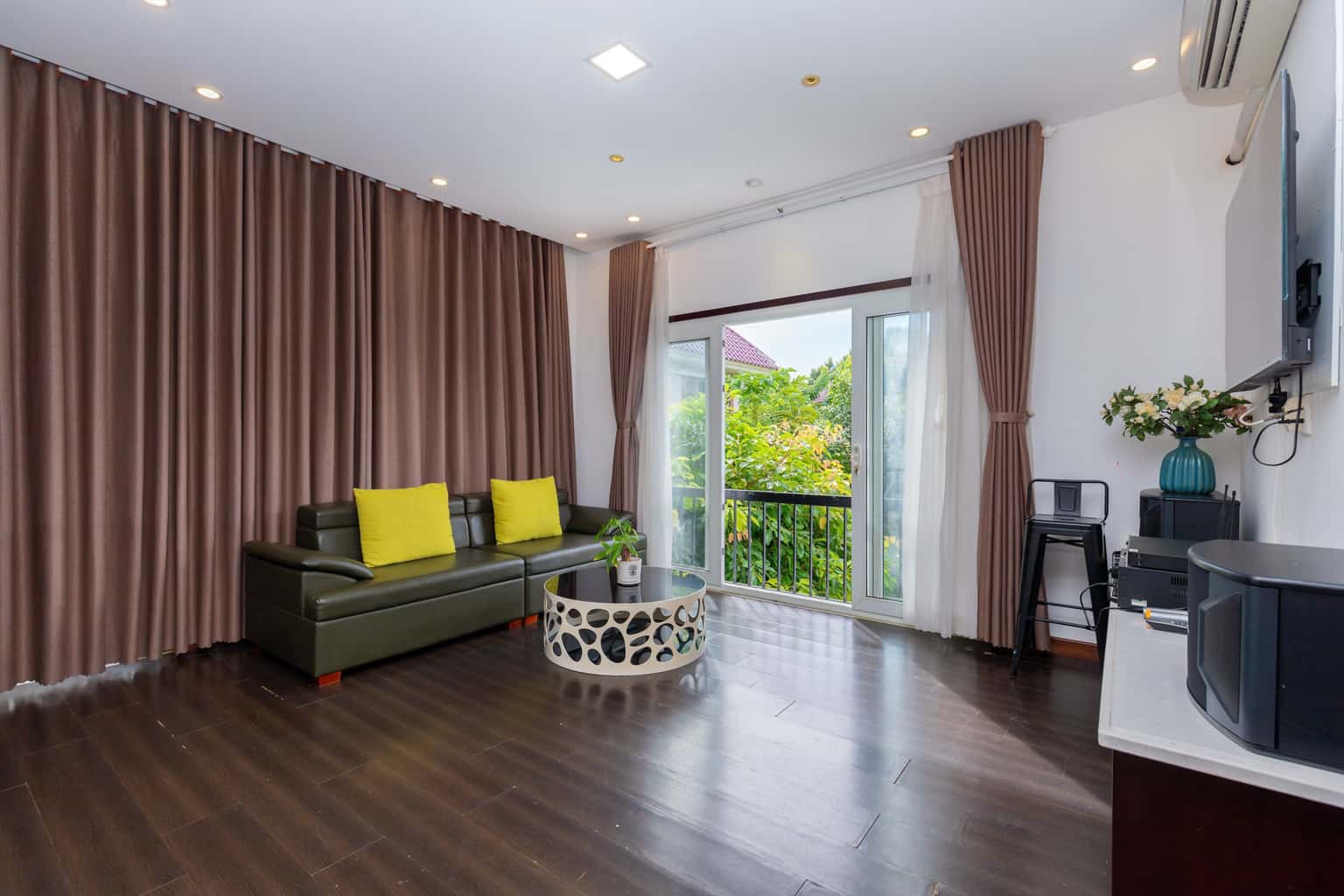 b8 ngoc tuoc vung tau 