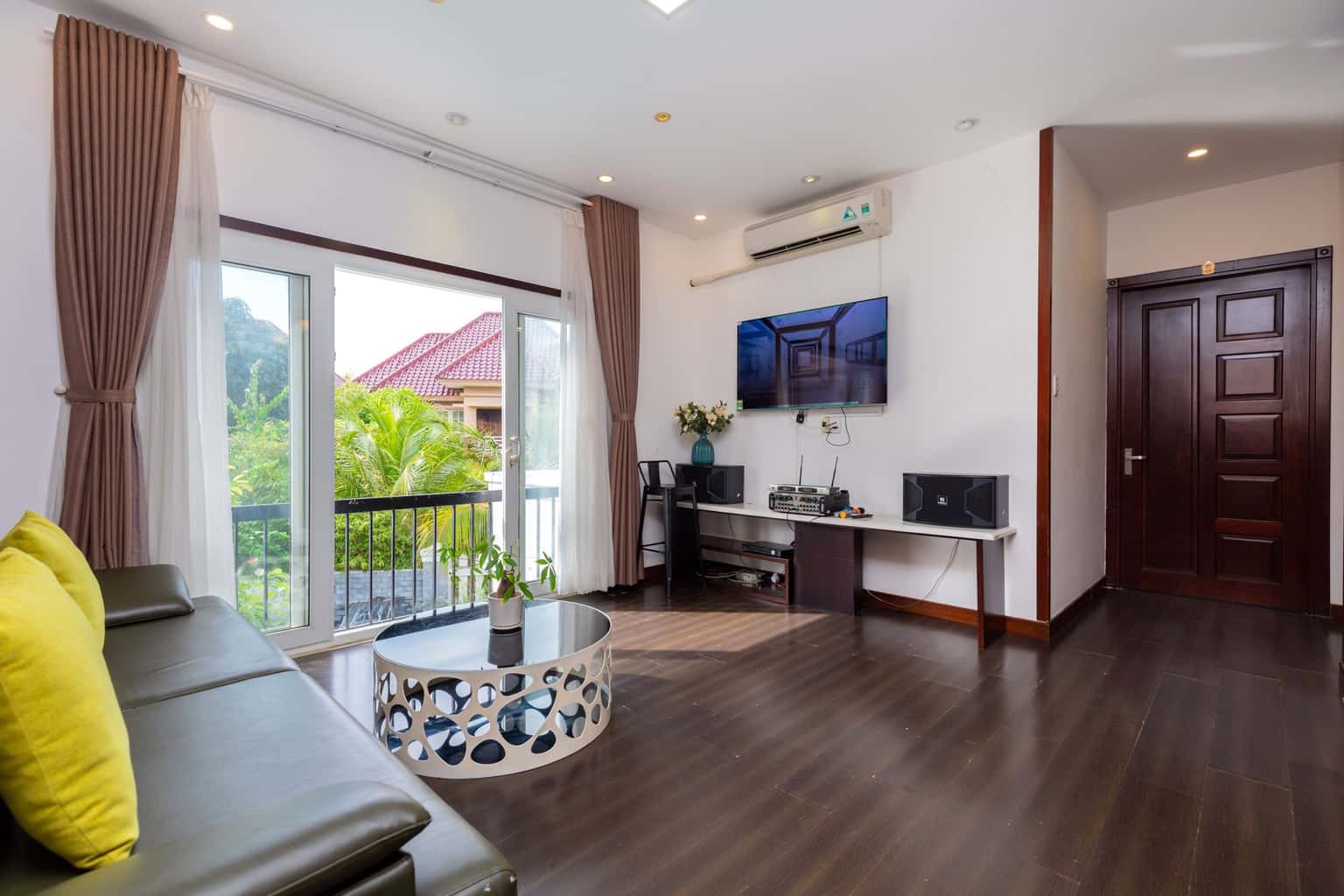 b8 ngoc tuoc vung tau 