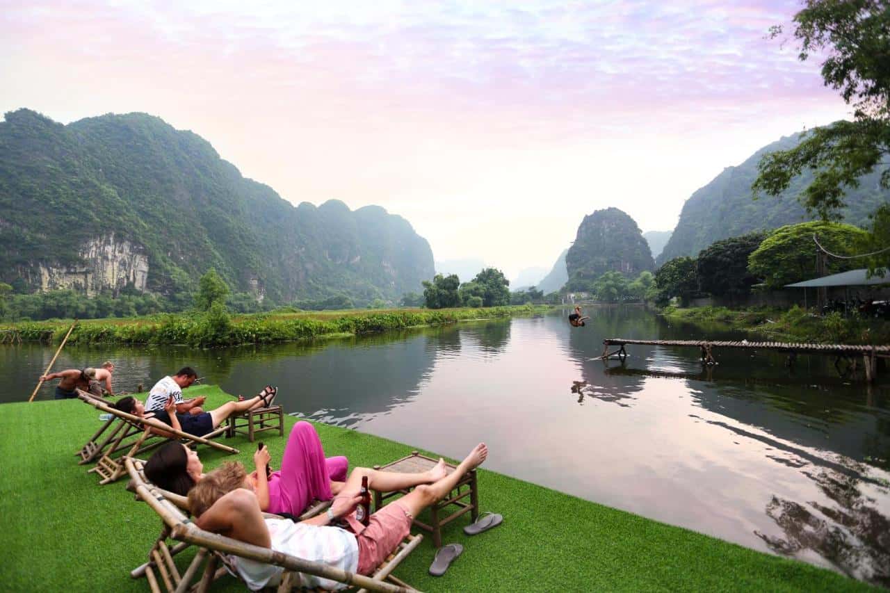 phong 4 nguoi view nui quoc khanh bamboo homestay ninh binh