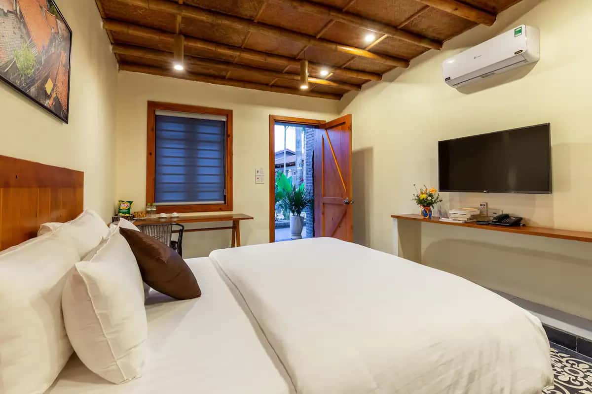 justfly deluxe king tam coc banana bungalow ninh binh