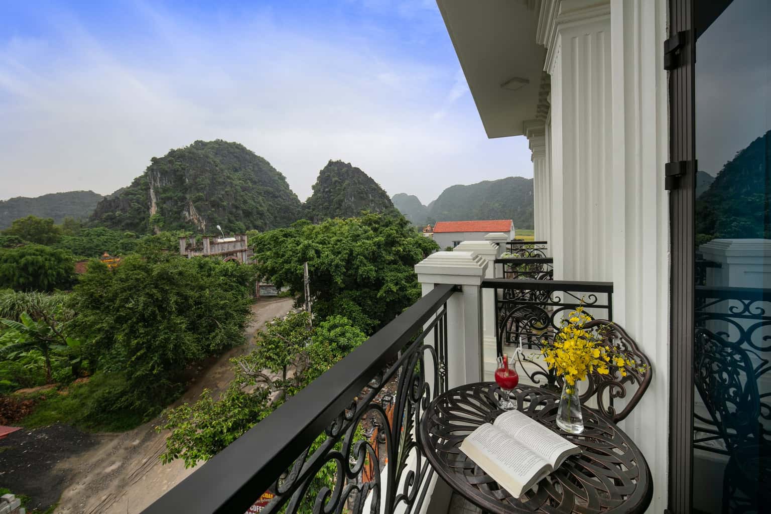 justfly suite double tam coc holiday hotel & villa ninh binh  