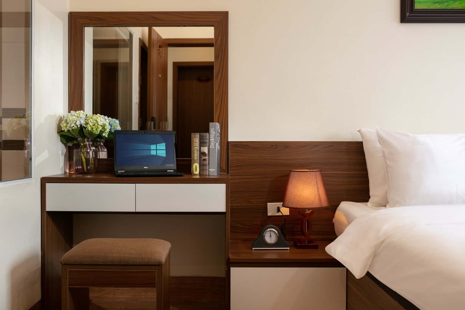 justfly deluxe double pool view tam coc holiday hotel & villa ninh binh