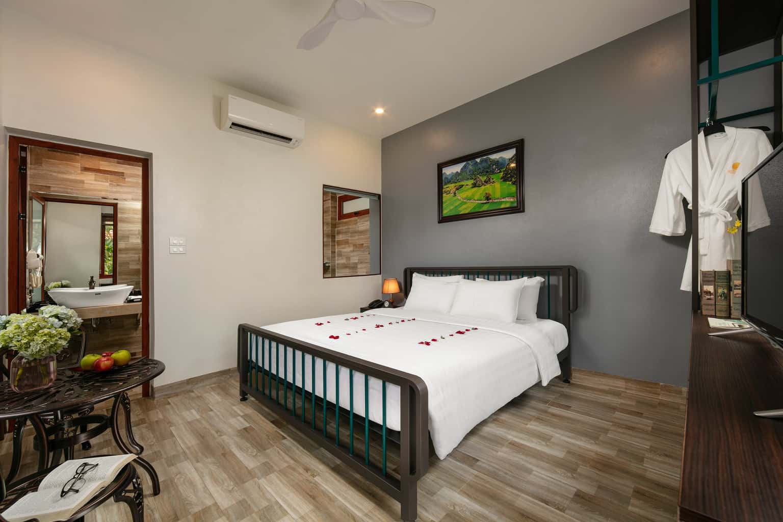 justfly villa double tam coc holiday hotel & villa ninh binh  