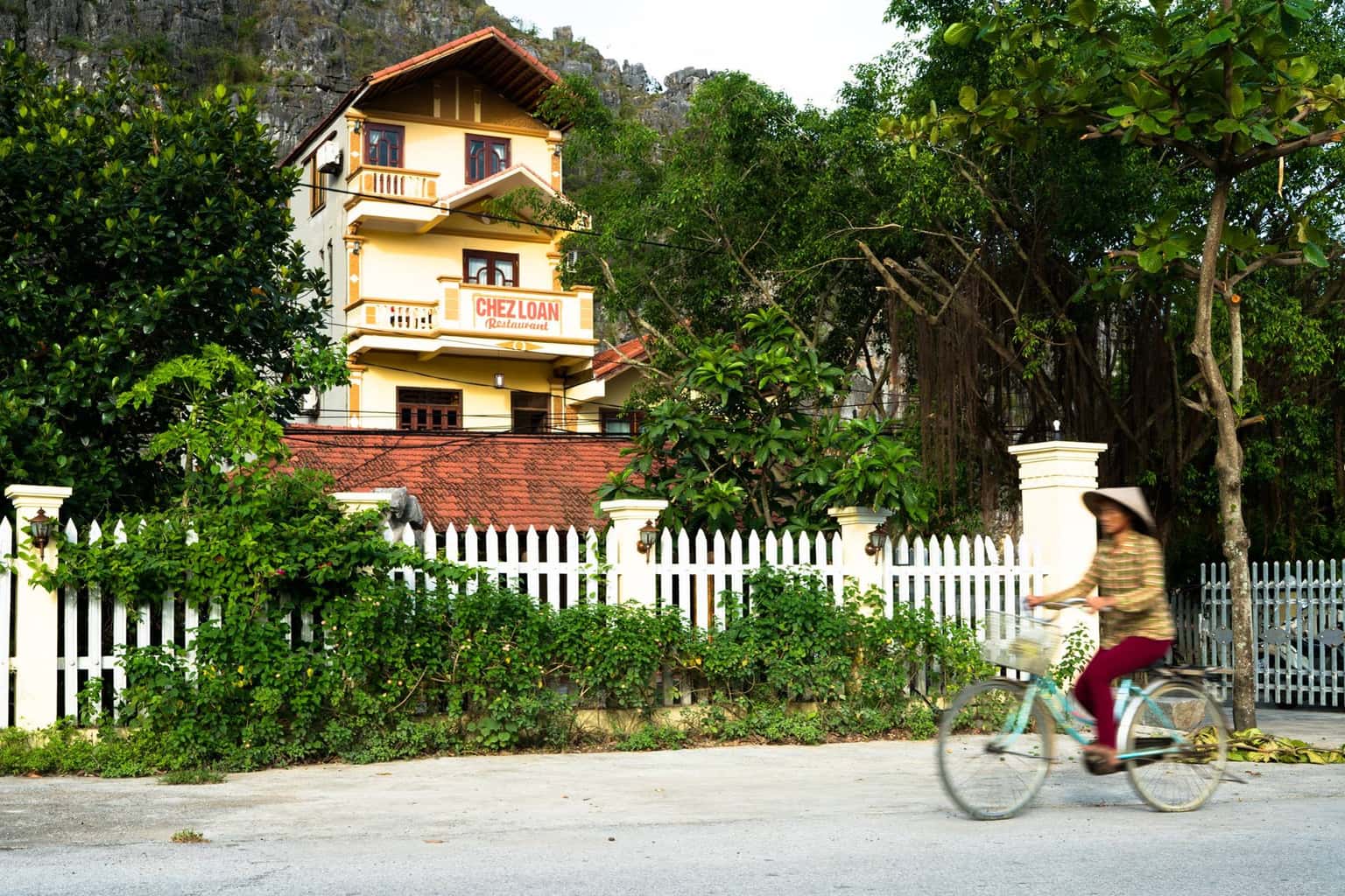 justfly chez loan hotel ninh binh