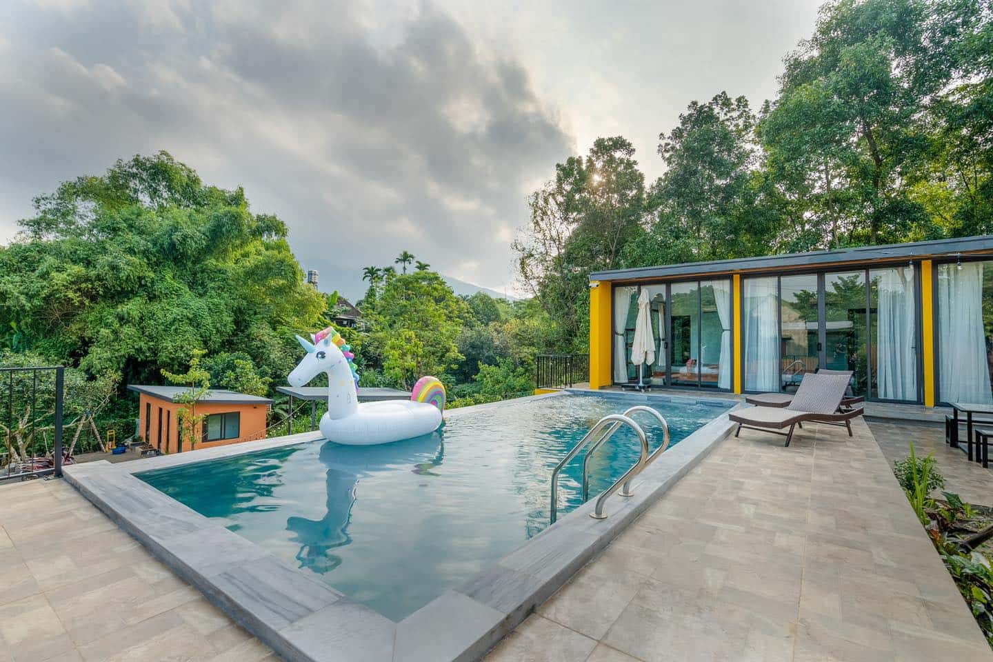 justfly iris villa ba vi ha noi