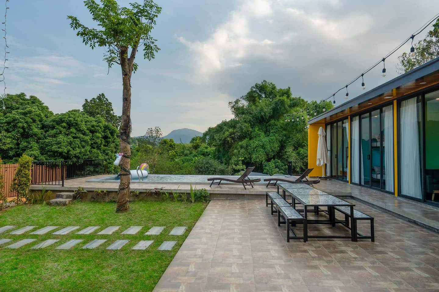 justfly iris villa ba vi ha noi