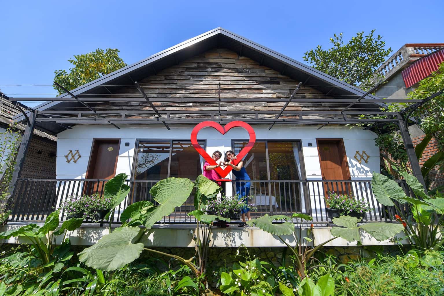 bungalow garden suoi ngoc retreat