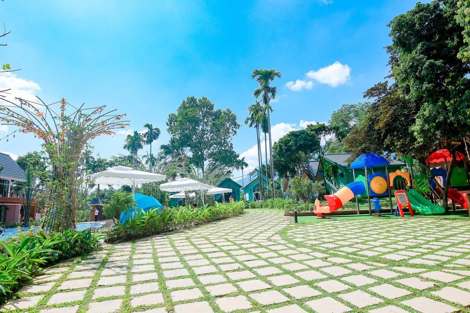 justfly anh chung may tropical villas ba vi