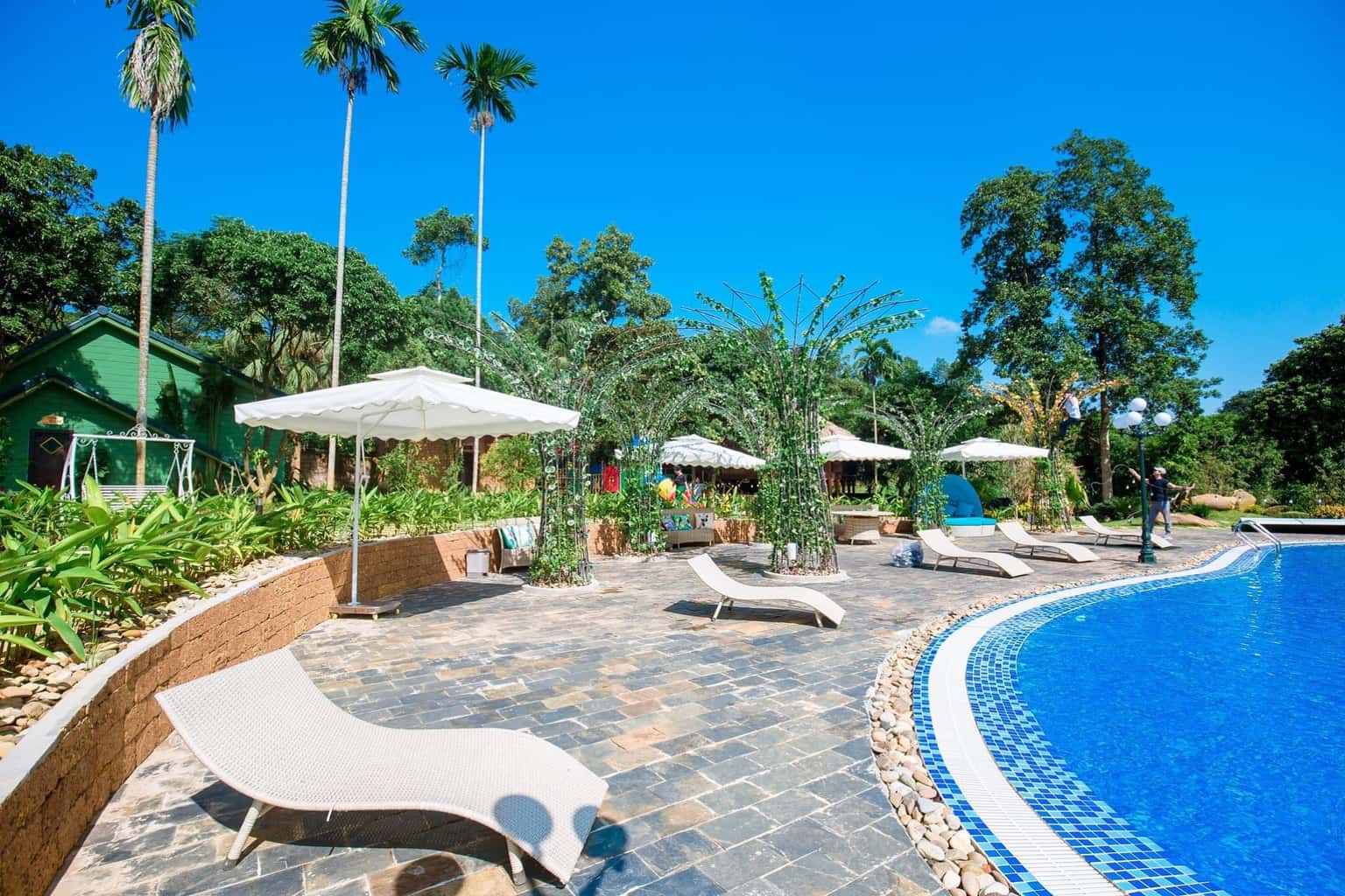 justfly anh chung may tropical villas ba vi
