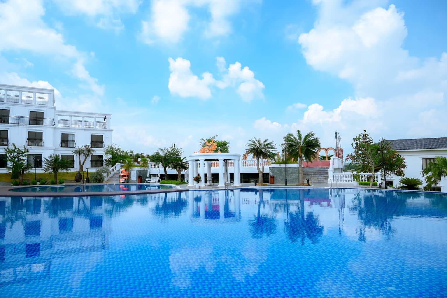 justfly canh quan chung glory resort son tay