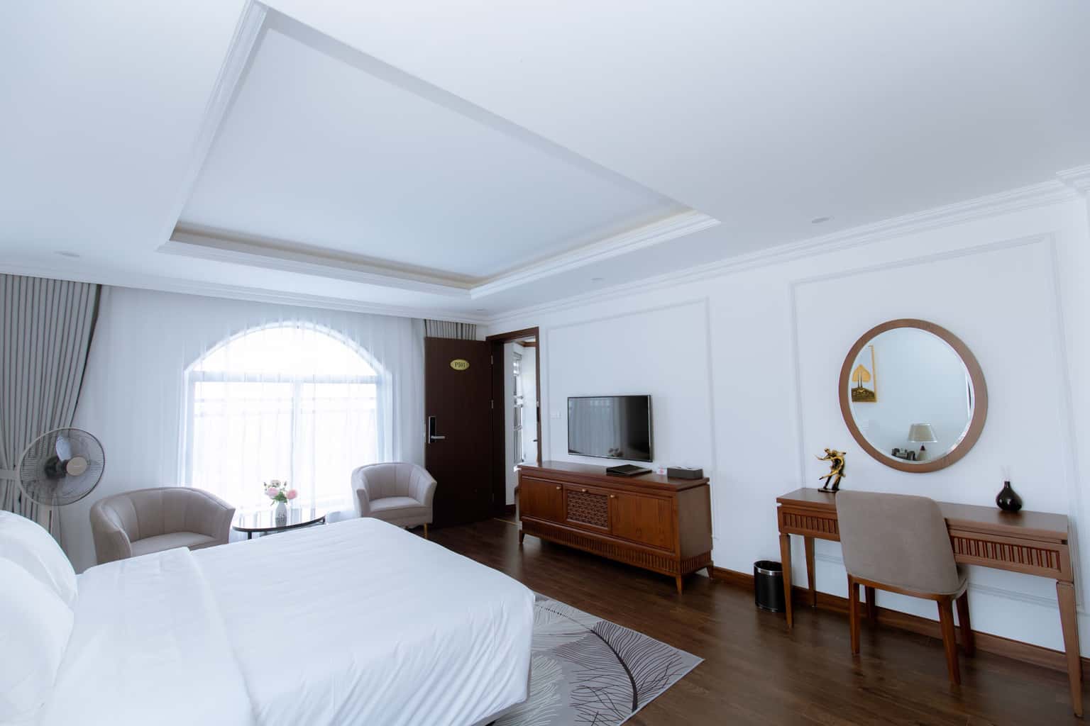 justfly phong presidential khu pool view glory resort son tay