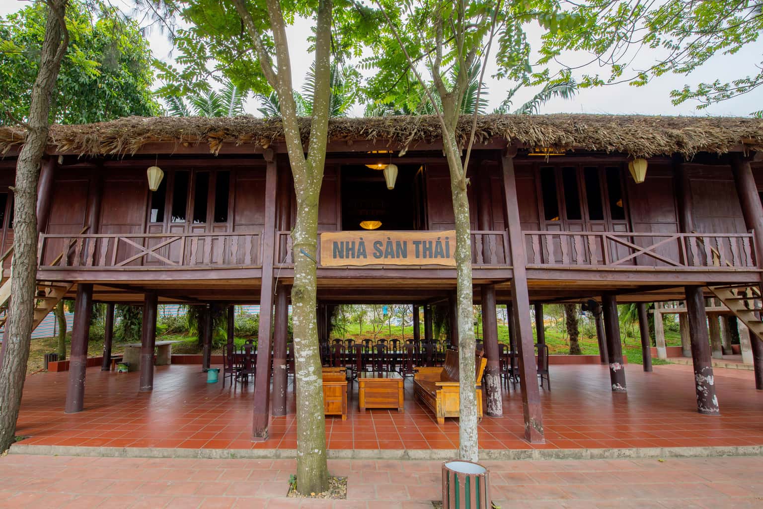justfly phong cong dong thao vien resort