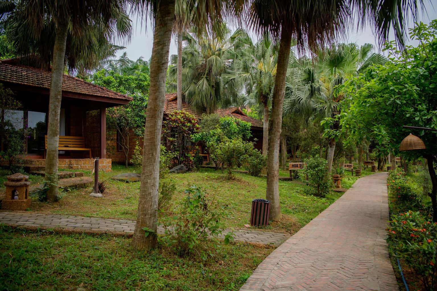 justfly xom nho thao vien resort 