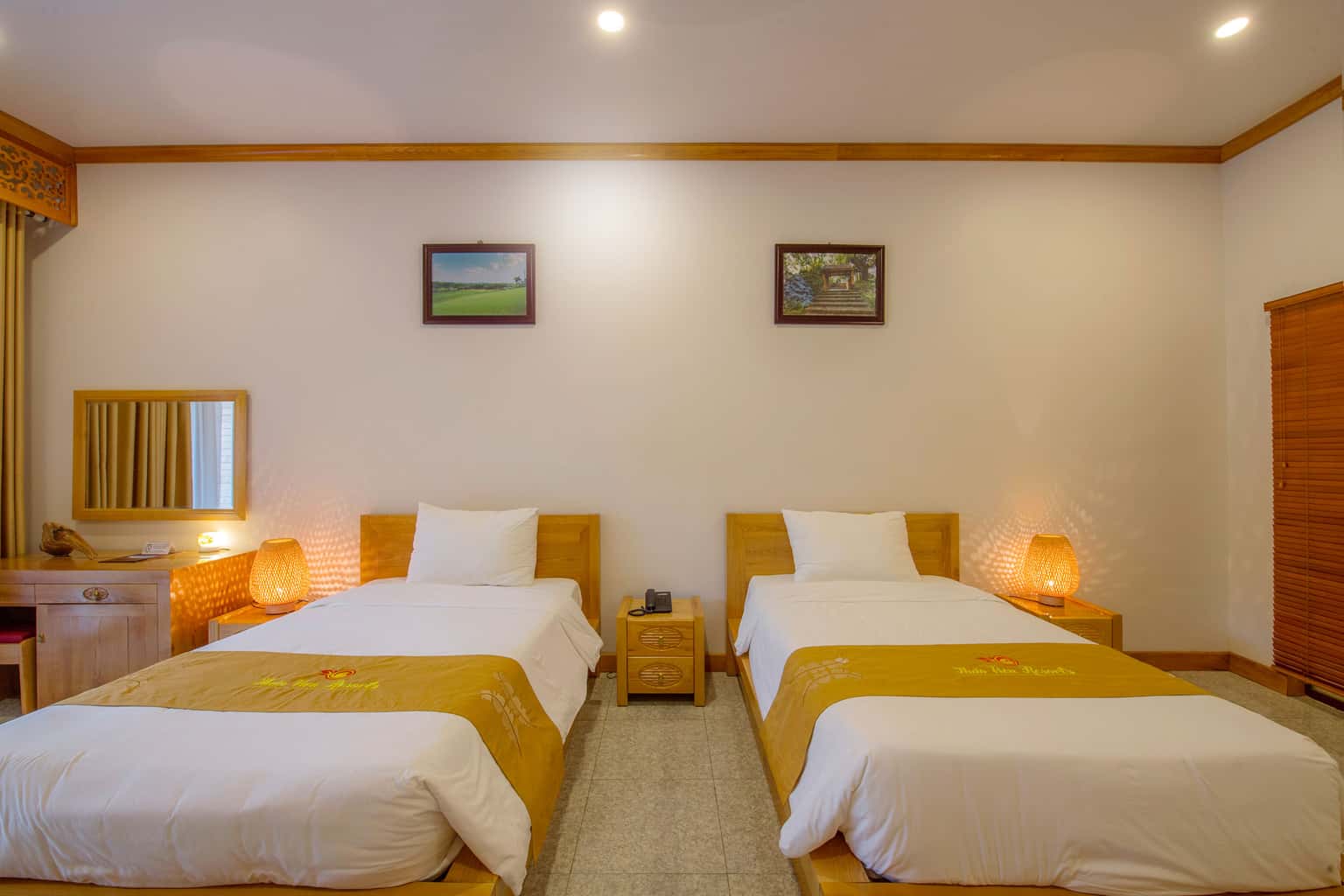 justfly xom vuon hong thao vien resort