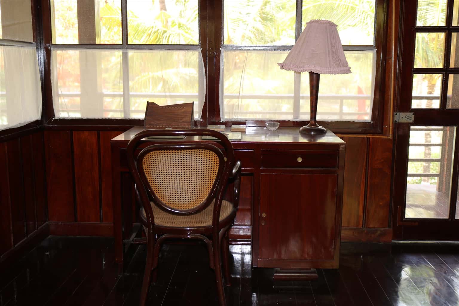 nha san bac ho ba dinh dia diem du lich ha noi atthan36