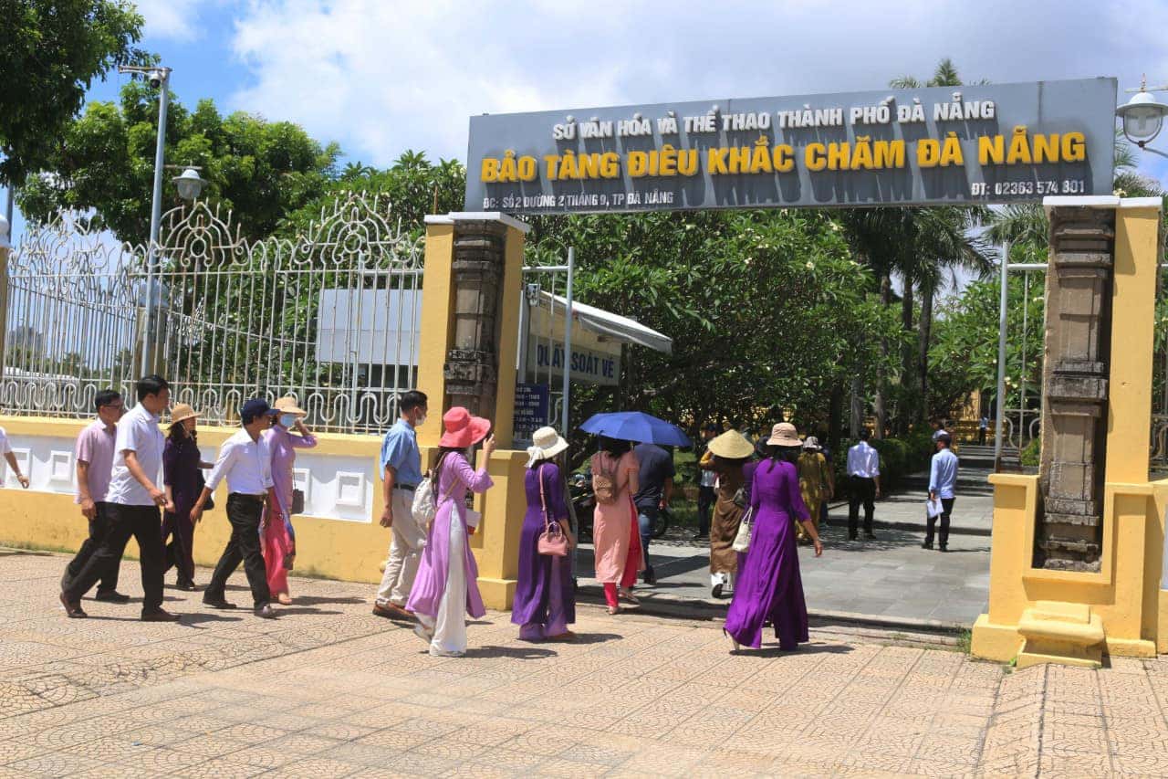 bao tang dieu khac cham dia diem du lich da nang attdad09
