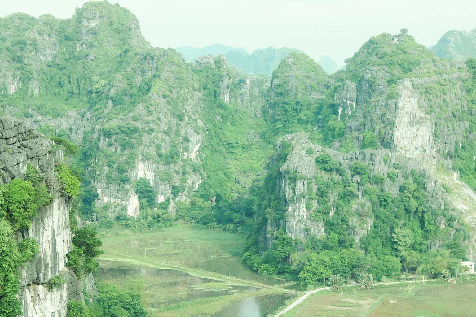tuyet tinh coc dia diem du lich ninh binh attnib07