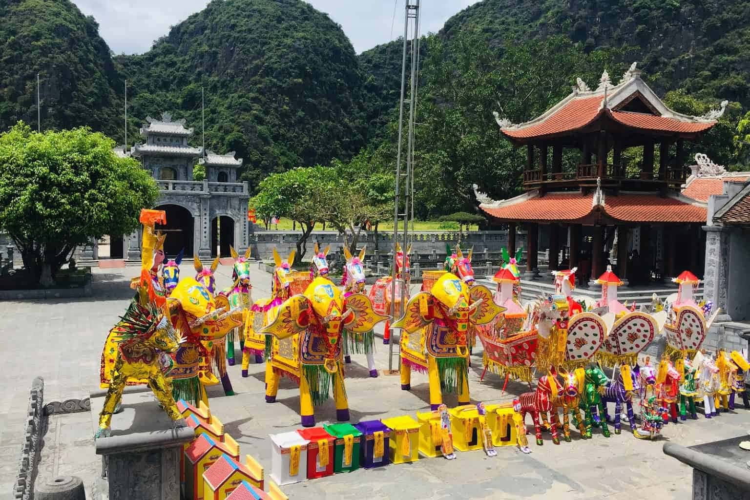 den thai vi dia diem du lich ninh binh attnib14