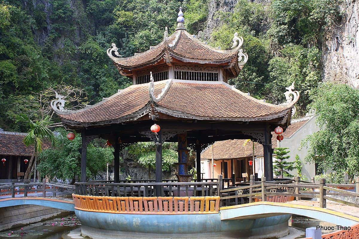 co vien lau dia diem du lich ninh binh attnib15