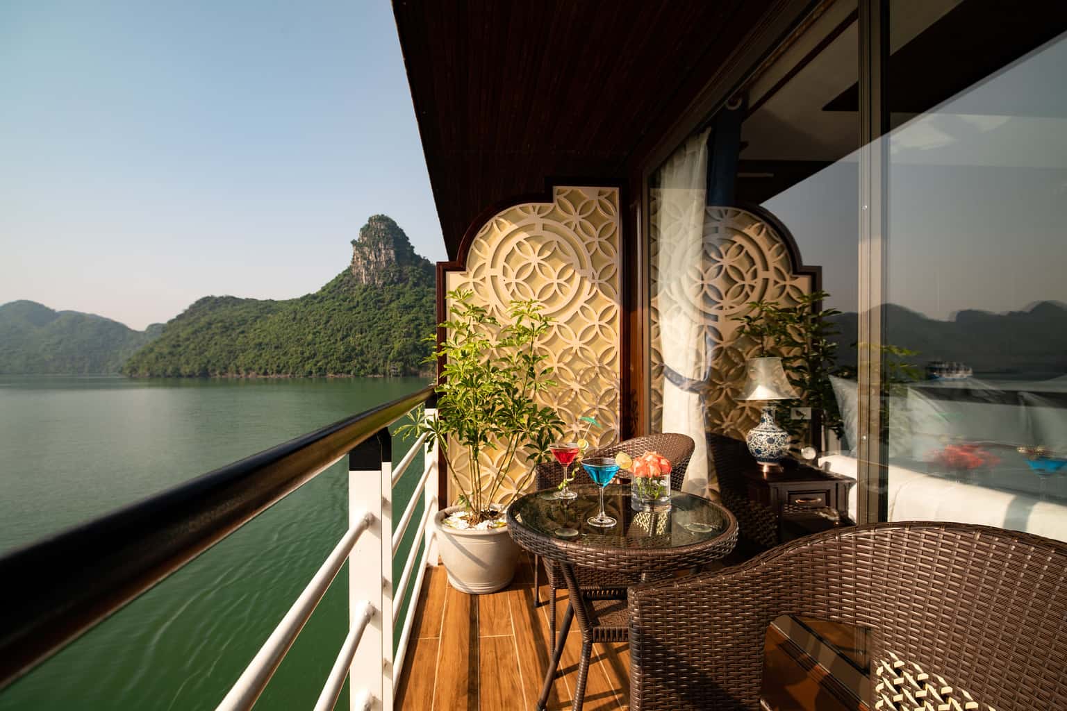 junior suite la casta 22 cabin ha long