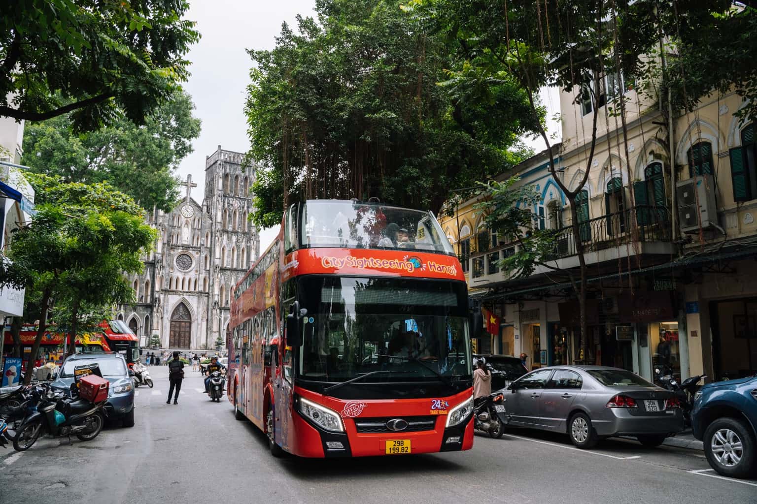 hop on hop off bus tour hanoi