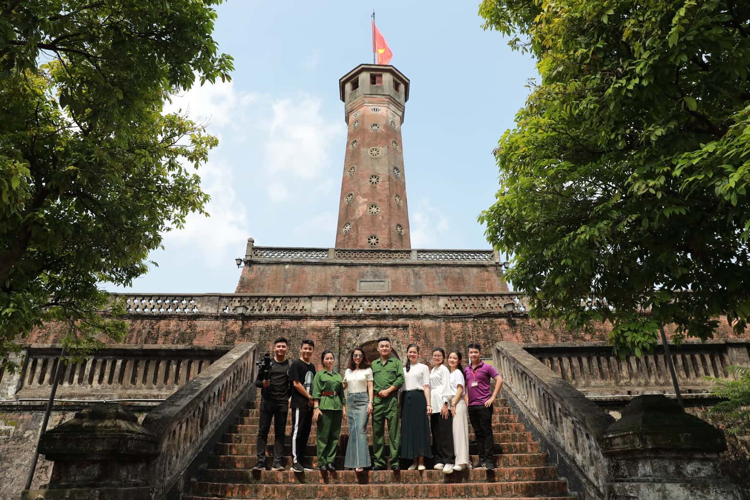 cot co ha noi ba dinh dia diem du lich ha noi atthan24