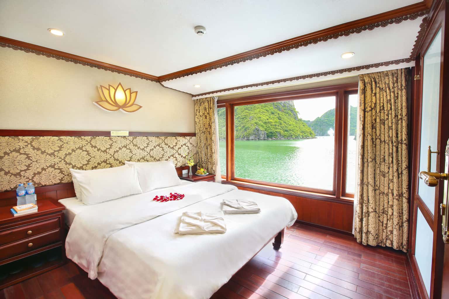 oriental sails cruise ha long bay