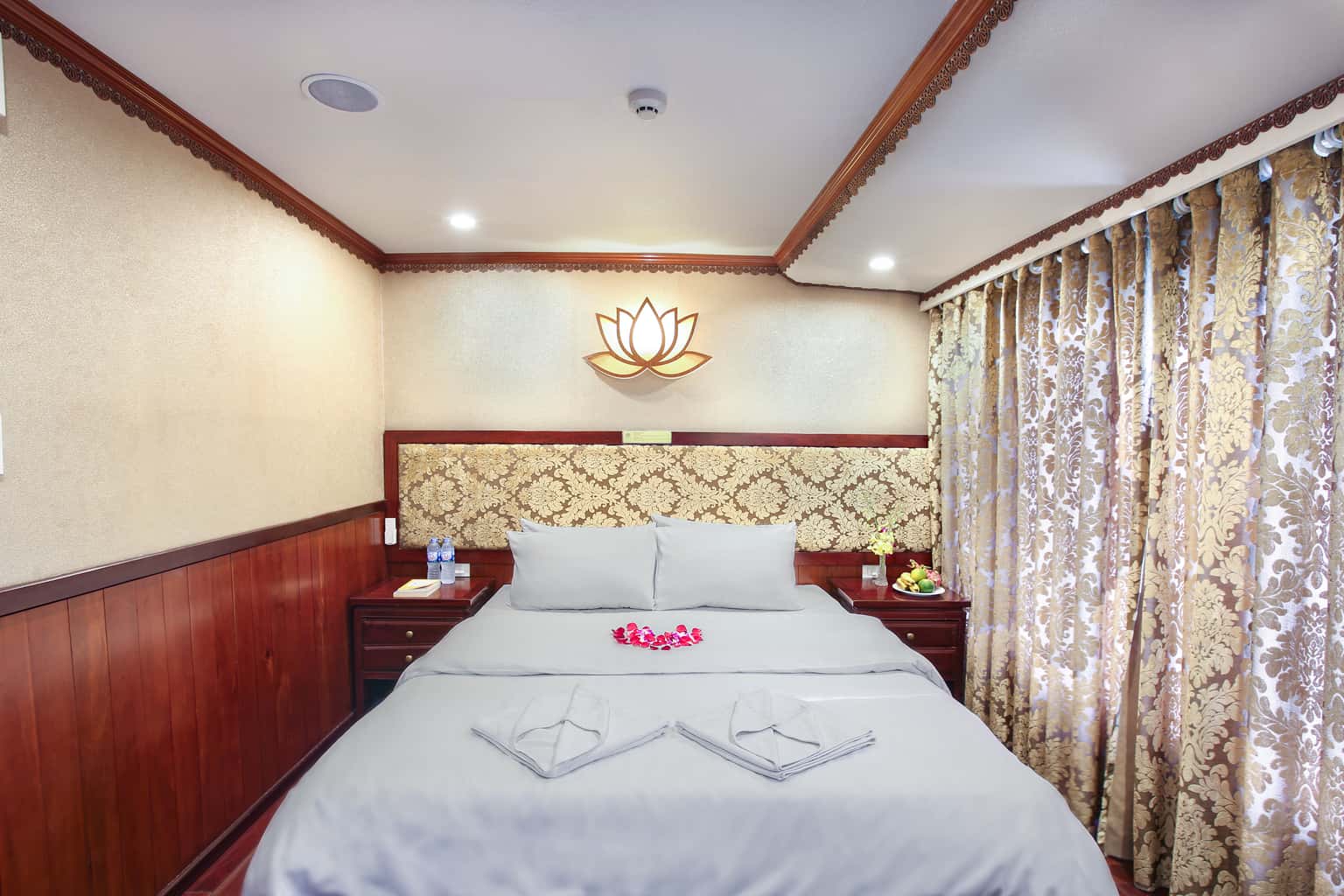 oriental sails cruise ha long bay