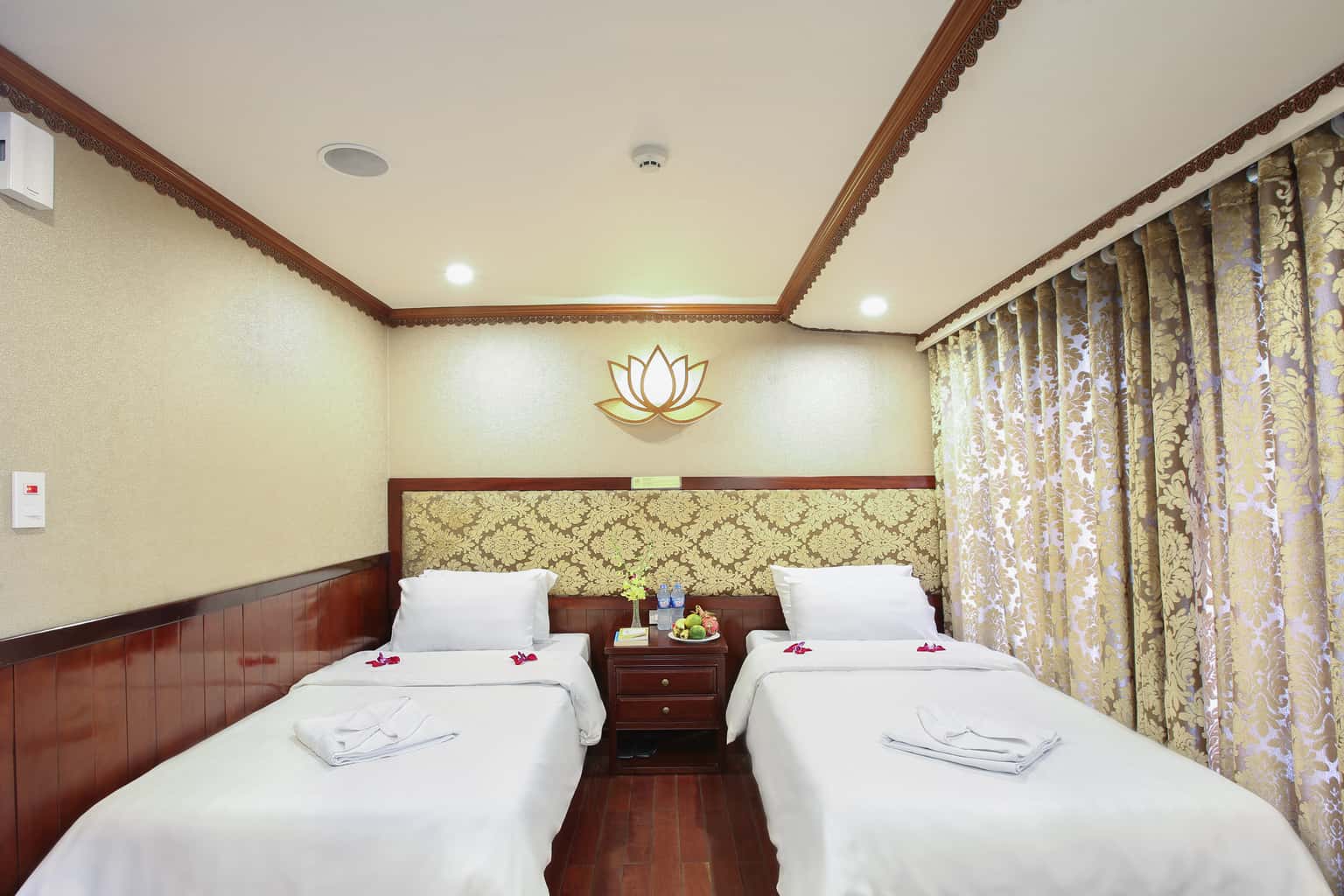 oriental sails cruise ha long bay