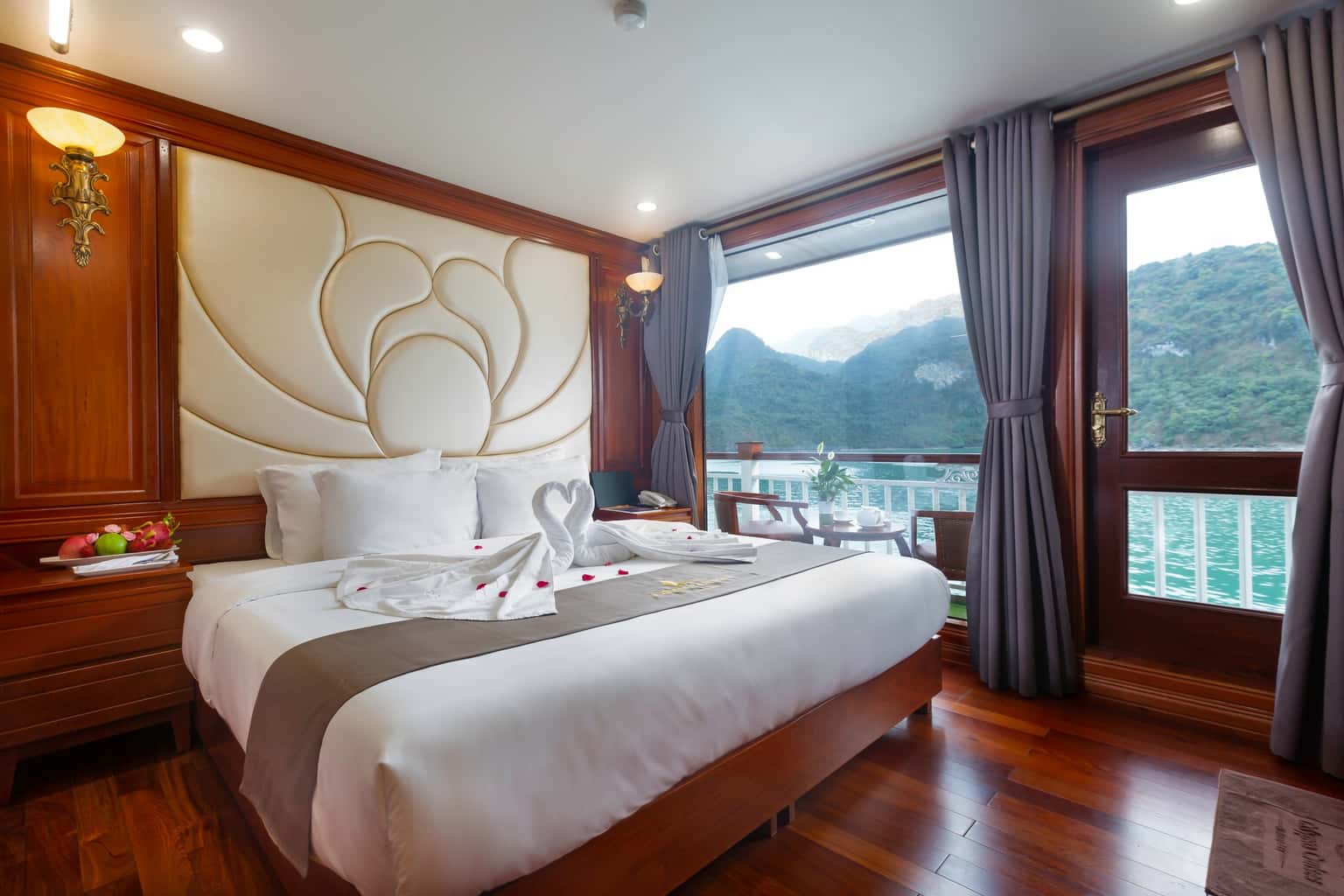 du thuyen calypso cruise oriental ha long bay