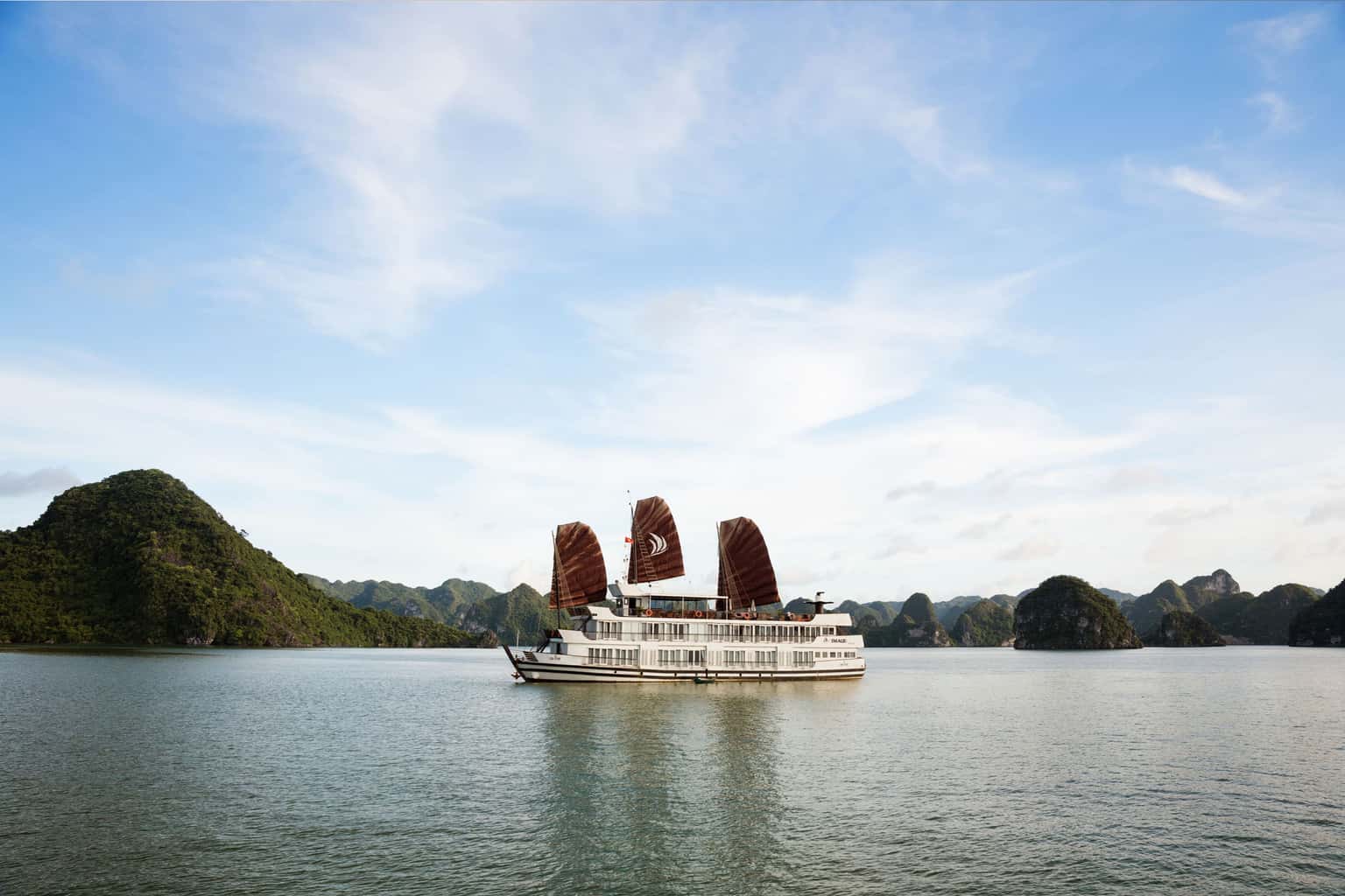pelican glory pelican cruise ha long