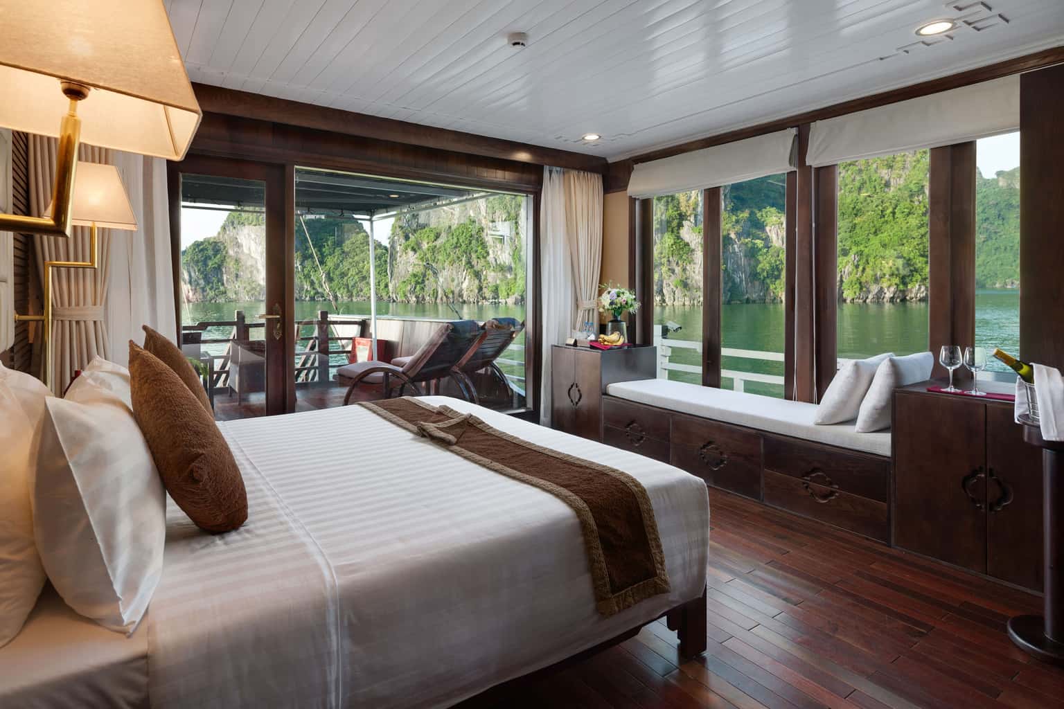 royal suite pelican glory pelican cruise ha long