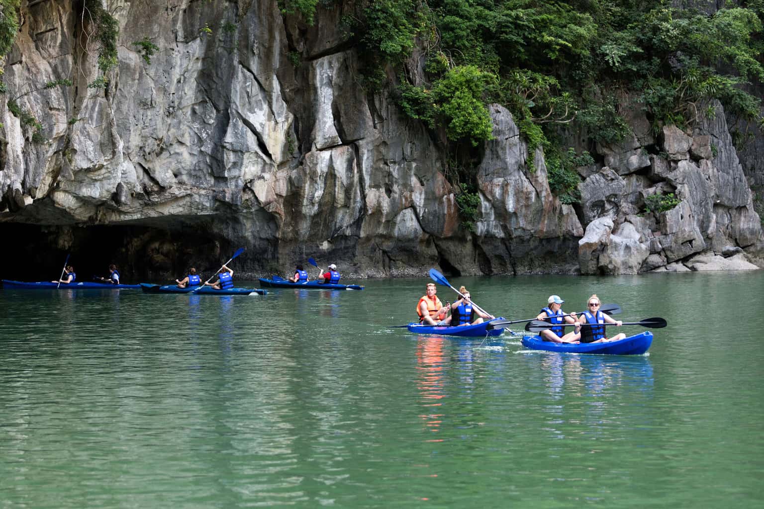 pelican glory pelican cruise ha long