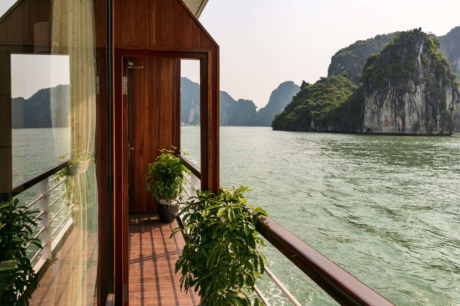 suite pelican classic pelican cruise ha long