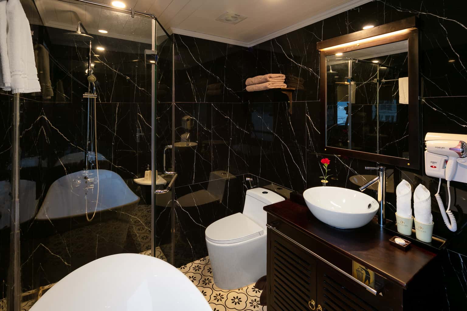 royal suite pelican classic pelican cruise ha long