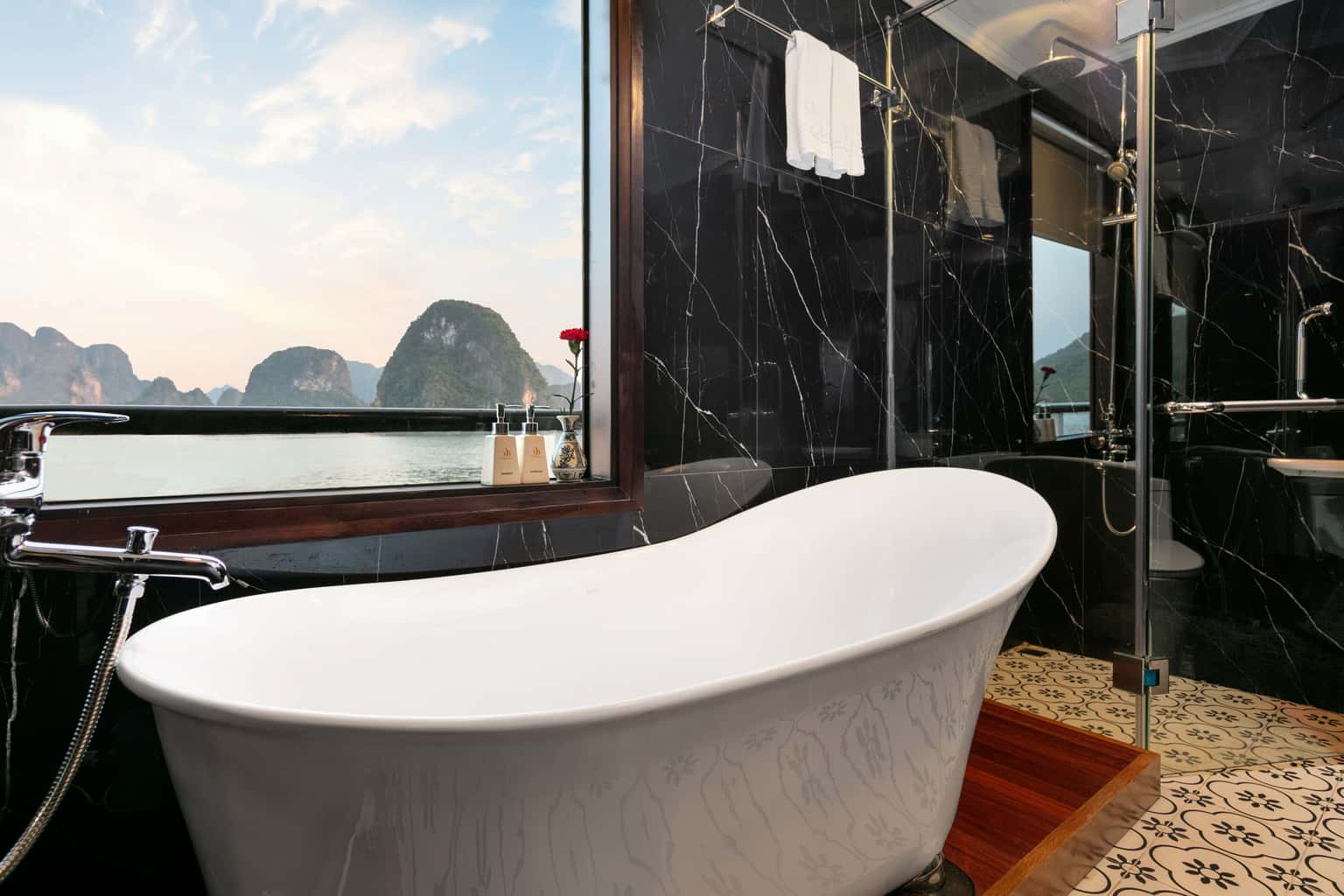 royal suite pelican classic pelican cruise ha long
