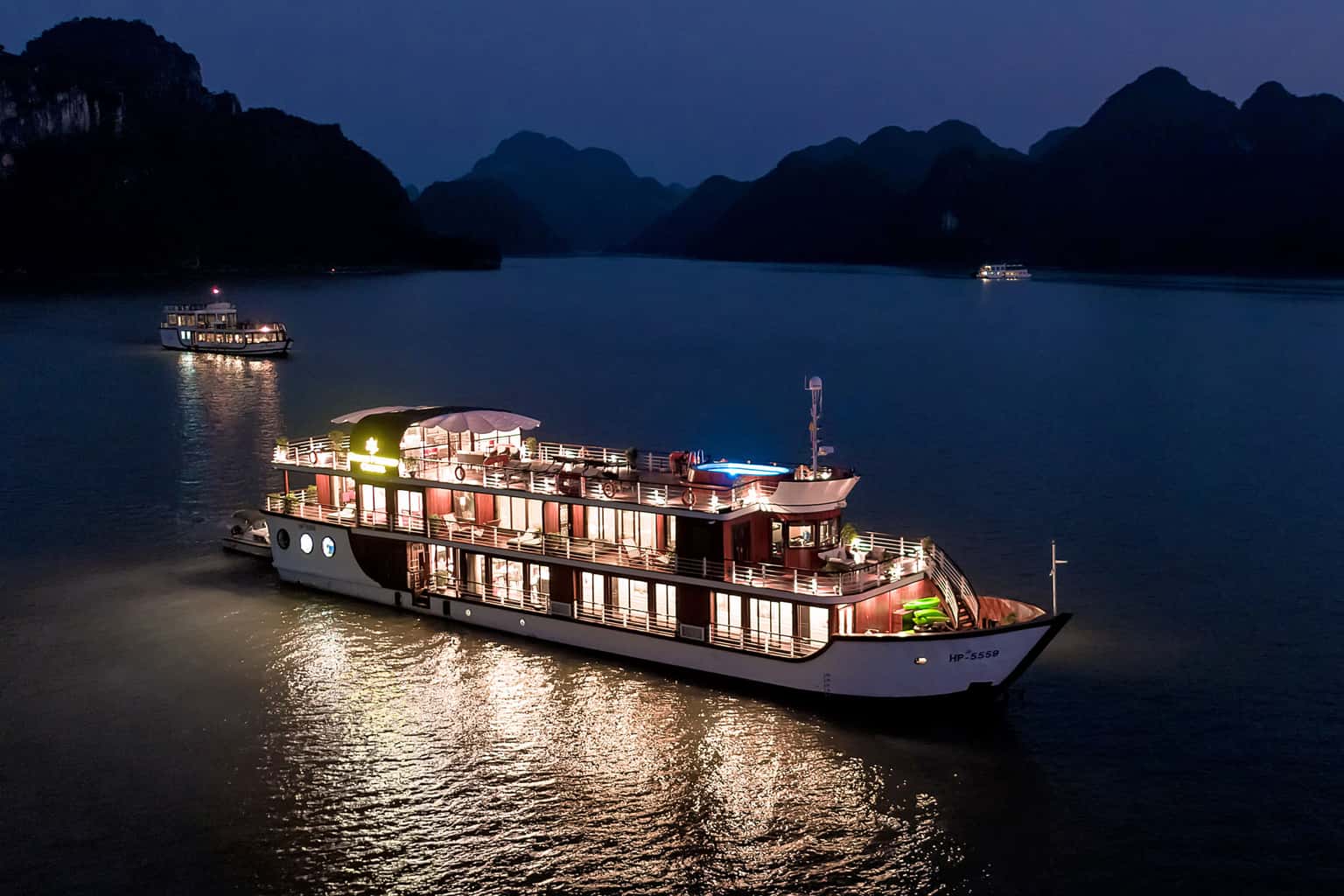 orchid preminum pelican cruise ha long 